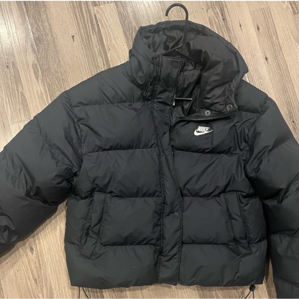Nike Black Puffer Jacket
XS
Great condition
